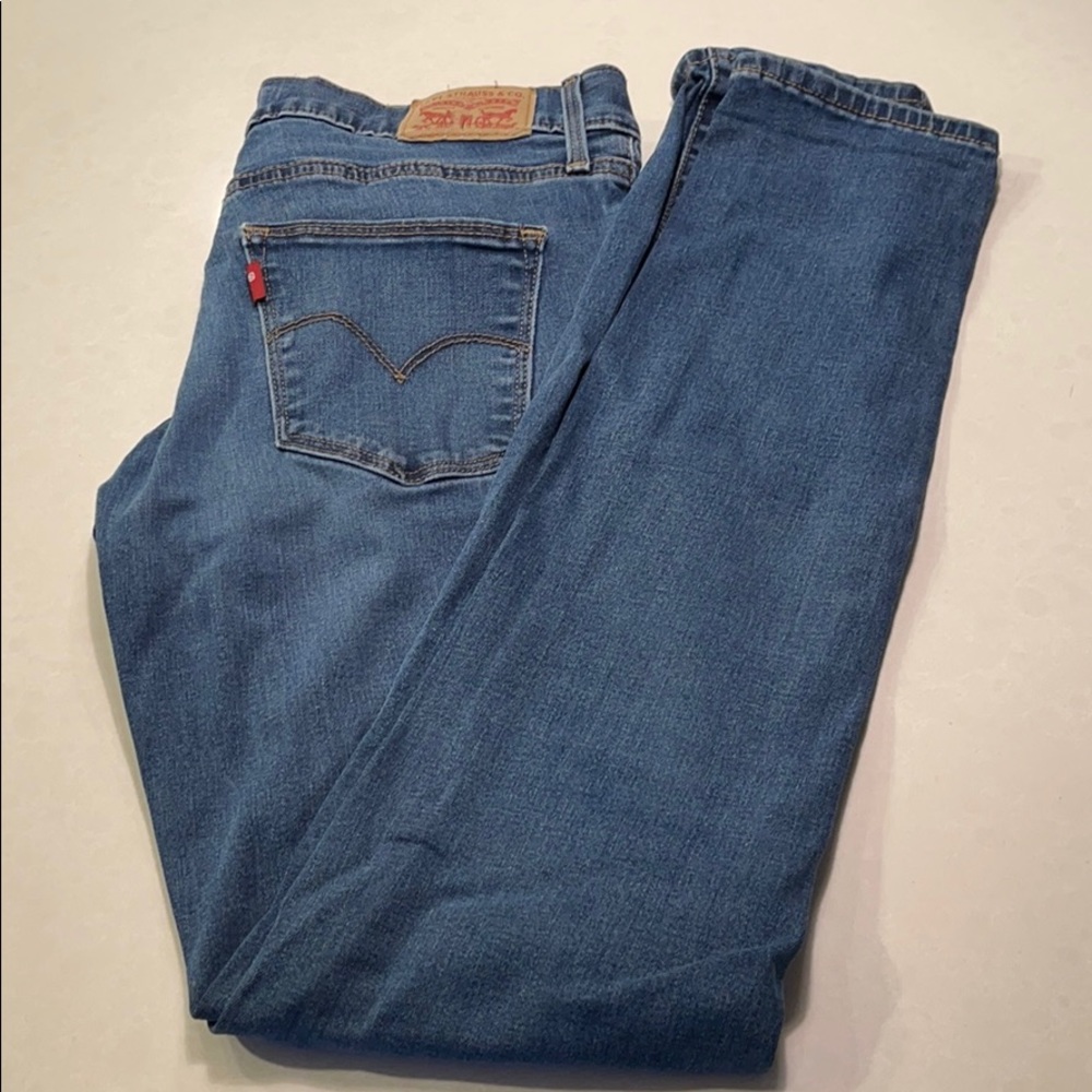 Levi’s slimming skinny